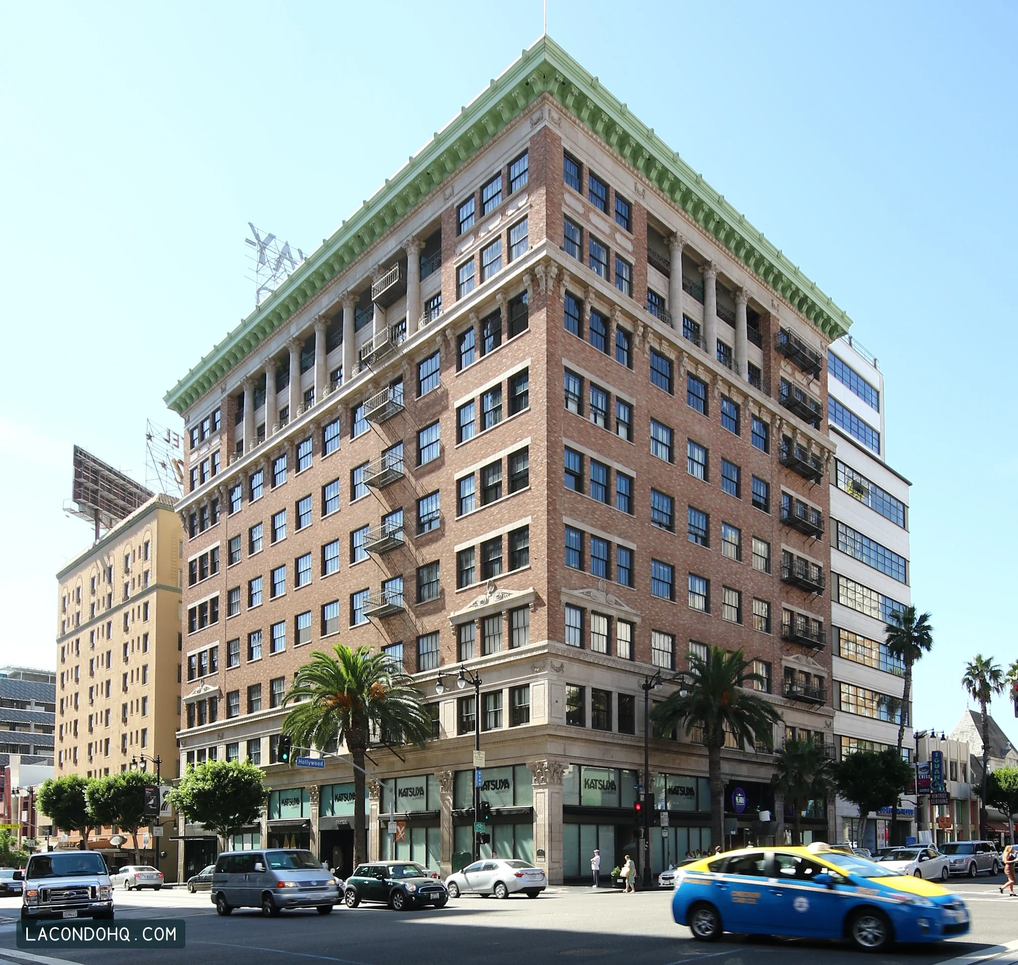 Broadway Hollywood Building at Hollywood Boulevard and Vine Street, photographed October 2016.